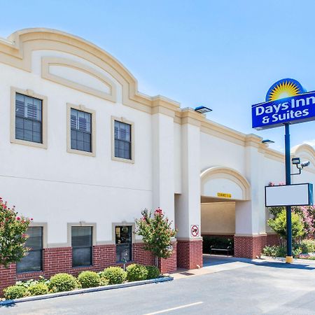 Days Inn & Suites Big Spring Bagian luar foto